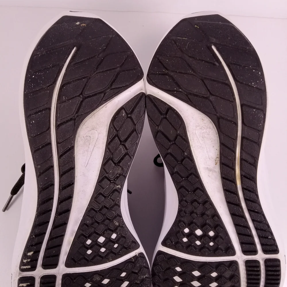 Nike Black and White Women's Pegasus 40 Running Shoes
